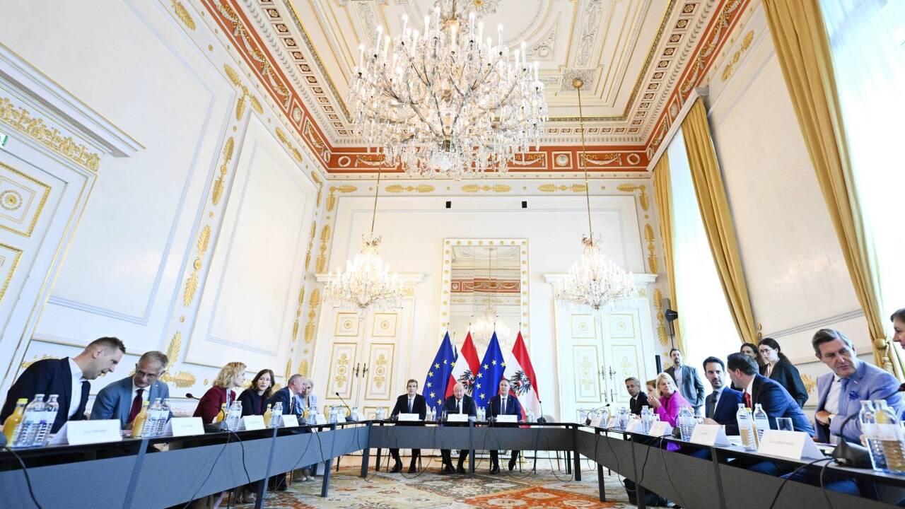 Beratungen von ÖVP, SPÖ und Neos im Bundeskanzleramt  Beratungen von ÖVP, SPÖ und Neos im Bundeskanzleramt