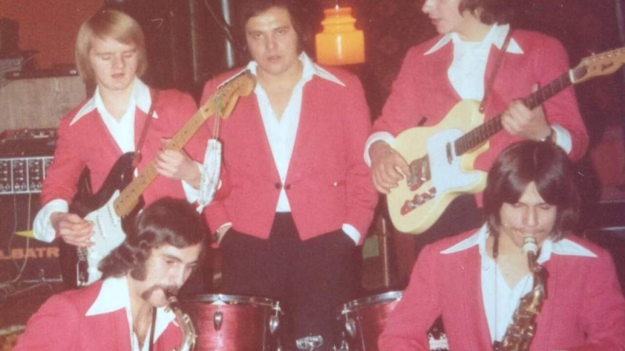 Franz Klein (rechts oben) und Erwin Müller (links unten) als Teil der Band „Albatros“. 