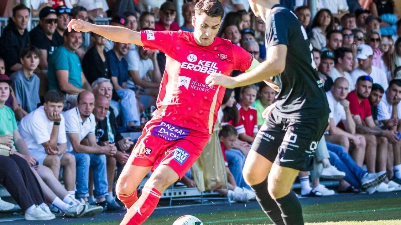Taner Yildirim (l.) traf in der Salzburger Liga gegen Puch. 