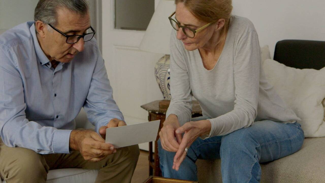 Bilder zum Film „Narben eines Putsches“. 