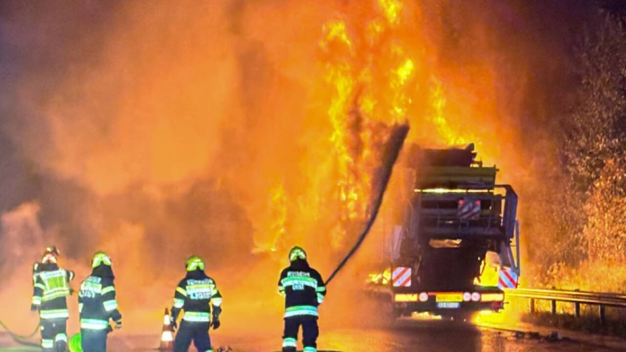 Acht Feuerwehren waren im Einsatz Acht Feuerwehren waren im Einsatz
