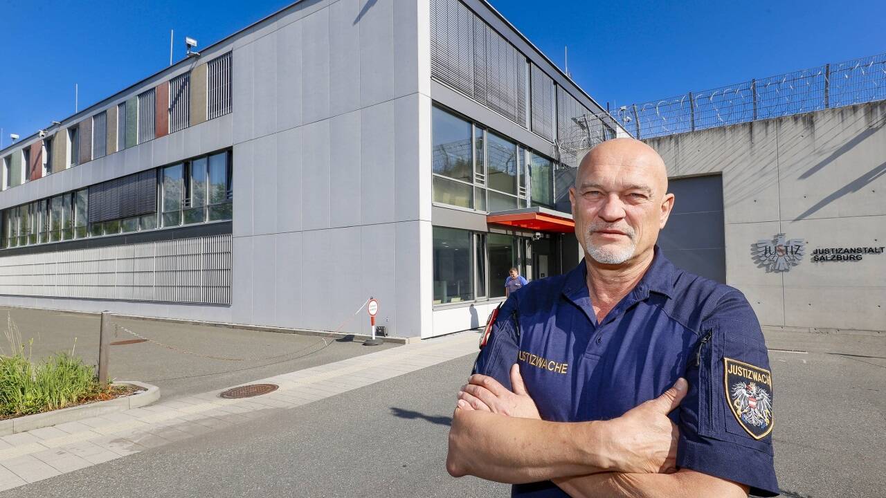 Dietmar Knebel, Leiter der Justizanstalt in Puch-Urstein, hat heuer bereits 39 Anträge bewilligt. Dietmar Knebel, Leiter der Justizanstalt in Puch-Urstein, hat heuer bereits 39 Anträge bewilligt.