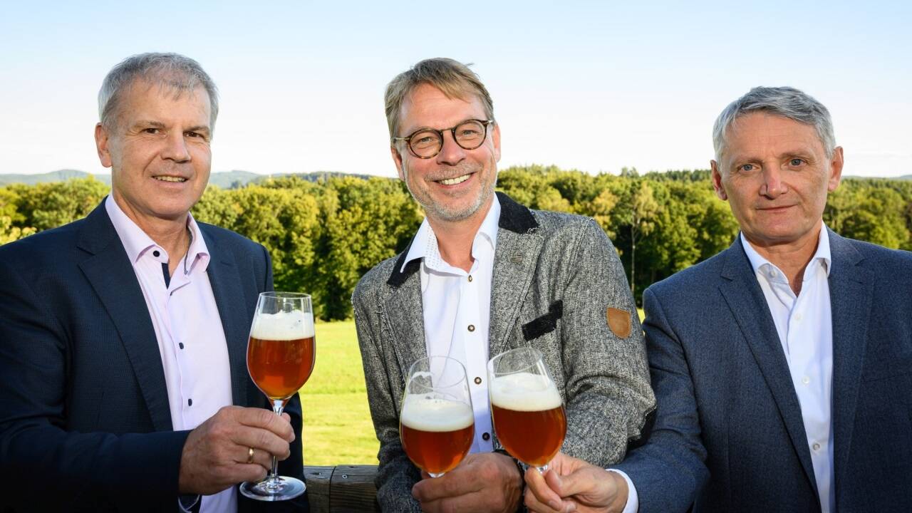 Mit dem Ergebnis zufrieden: ÖBf-Vorstand Andreas Gruber, Braumeister Axel Kiesbye und ÖBf-Vorstandssprecher Georg Schöppl.  