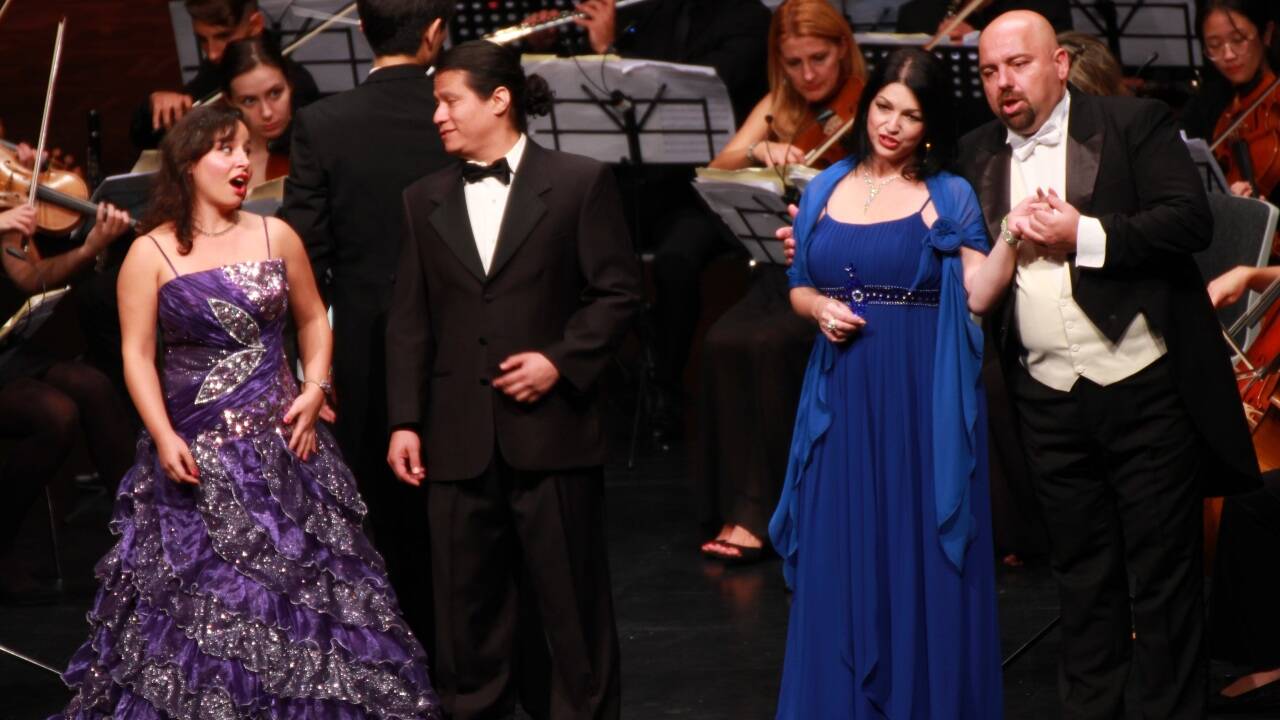 Grandiose Stimmen erwarten Sie beim Oper im Berg Festival. 