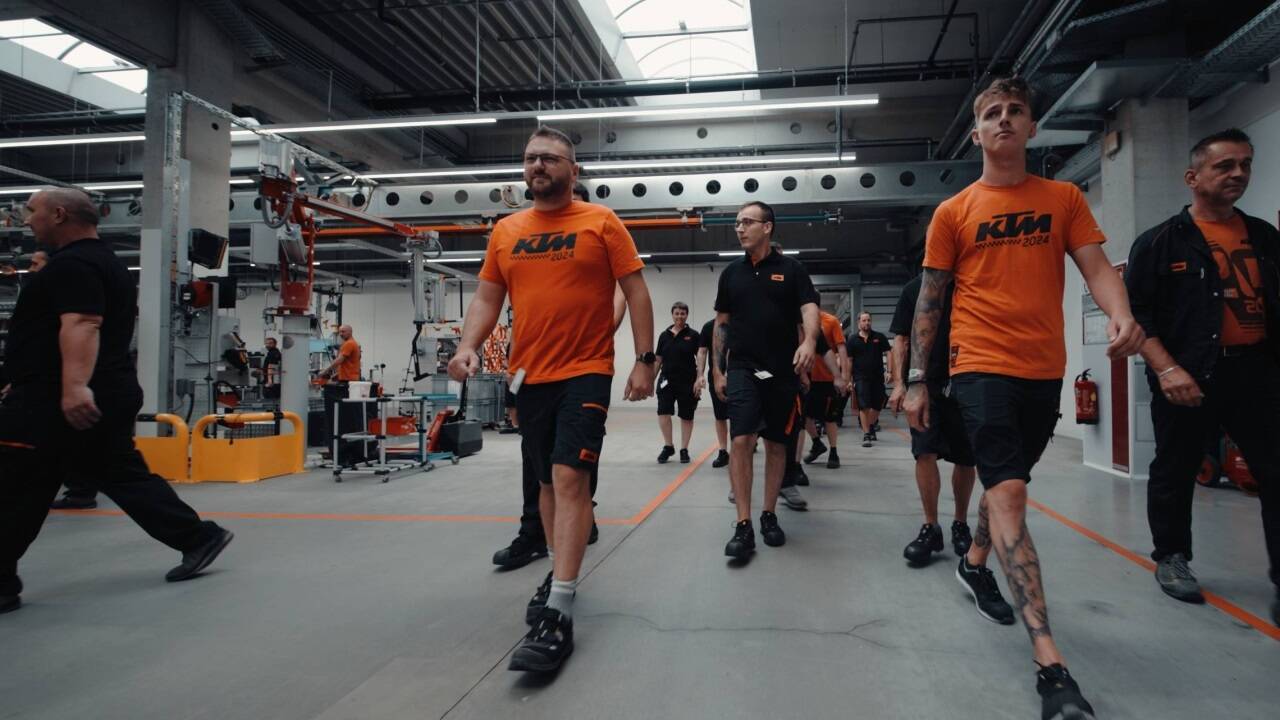 Bei KTM in Mattighofen wird im Einschichtbetrieb wieder produziert 