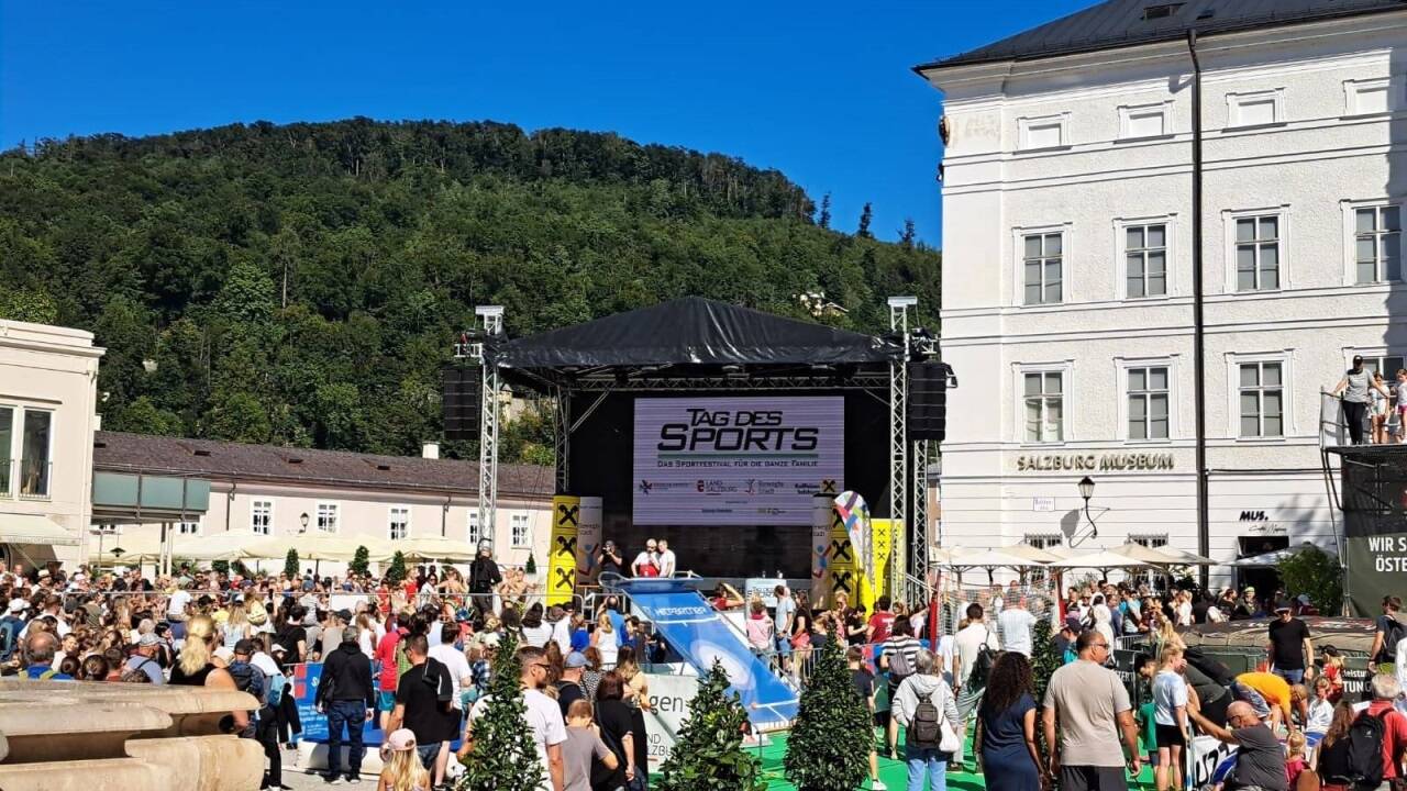 Tag-des-Sports-begeistert-Zehntausende-in-der-Salzburger-Altstadt-Weg-vom-Handy-hin-zum-Sport-