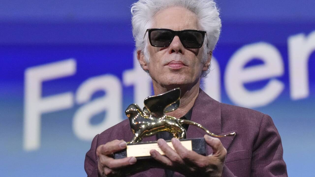 Der Goldene Löwe des Filmfestivals Venedig geht an 'Father Mother Sister Brother' des US-amerikanischen Regisseurs Jim Jarmusch.  