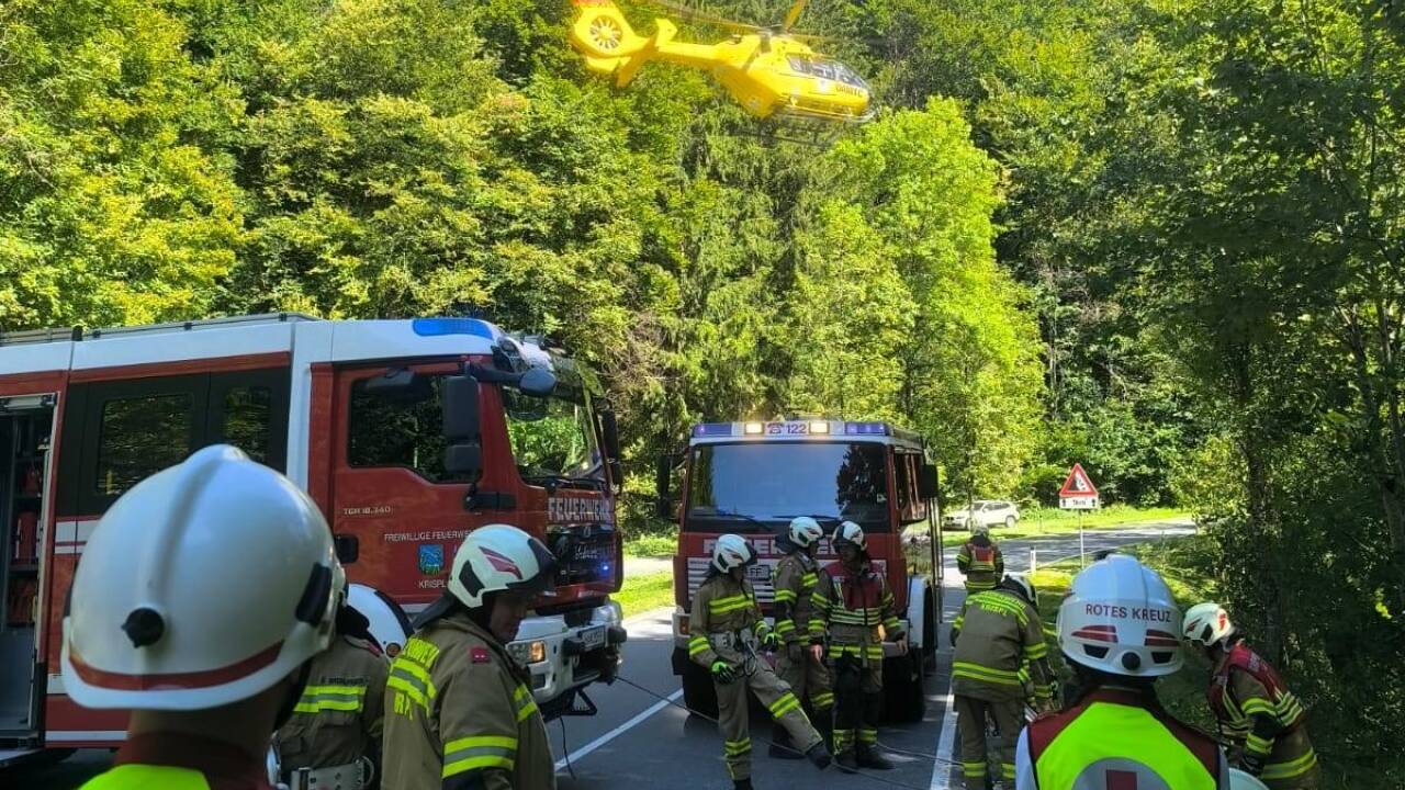 Bilder vom fordernden Einsatz der Freiwilligen Feuerwehr Krispl.  