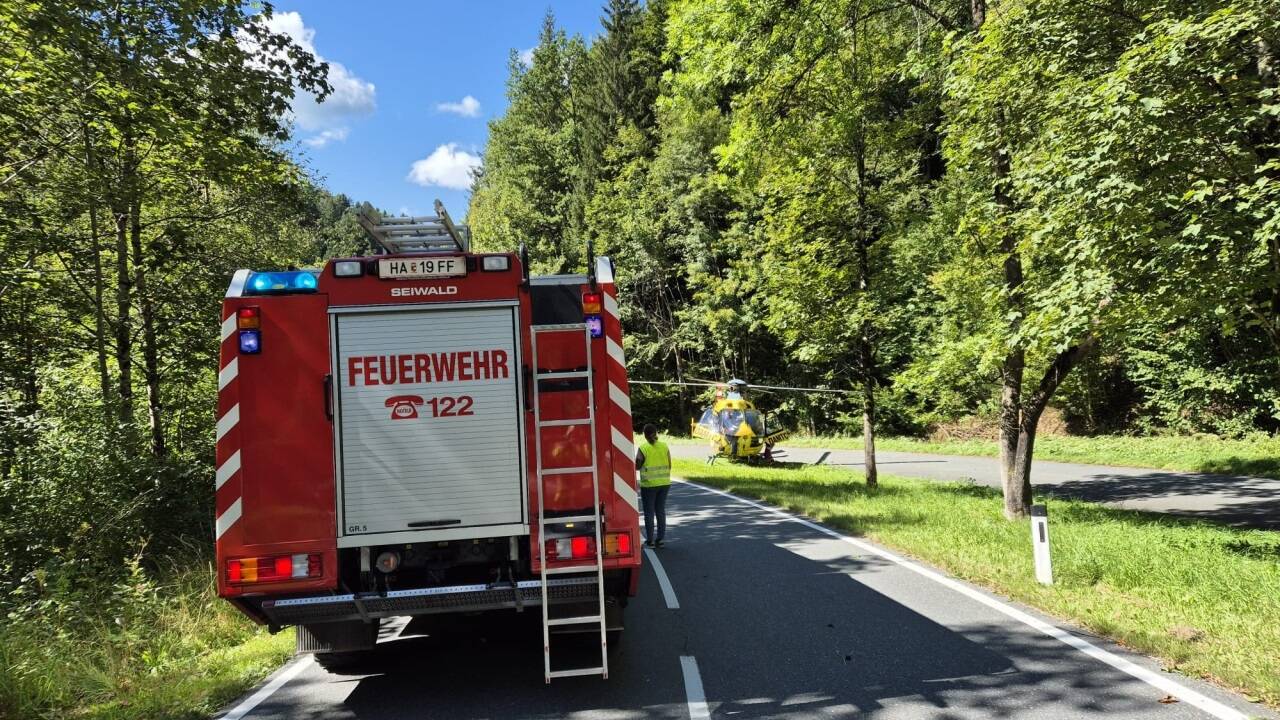 Bilder vom fordernden Einsatz der Freiwilligen Feuerwehr Krispl.  