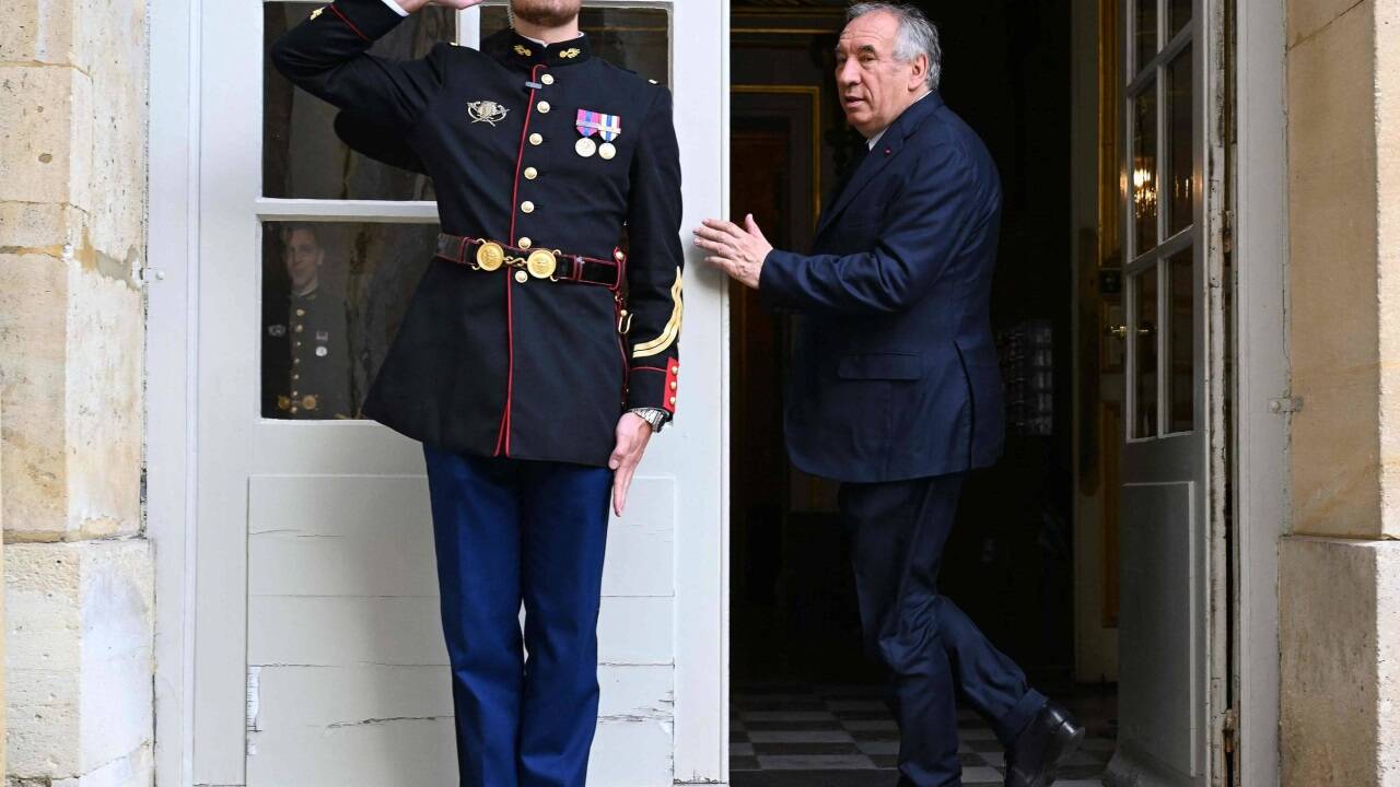 Premier Francois Bayrou steht einer Regierung ohne Mehrheit im Parlament vor. Premier Francois Bayrou steht einer Regierung ohne Mehrheit im Parlament vor.