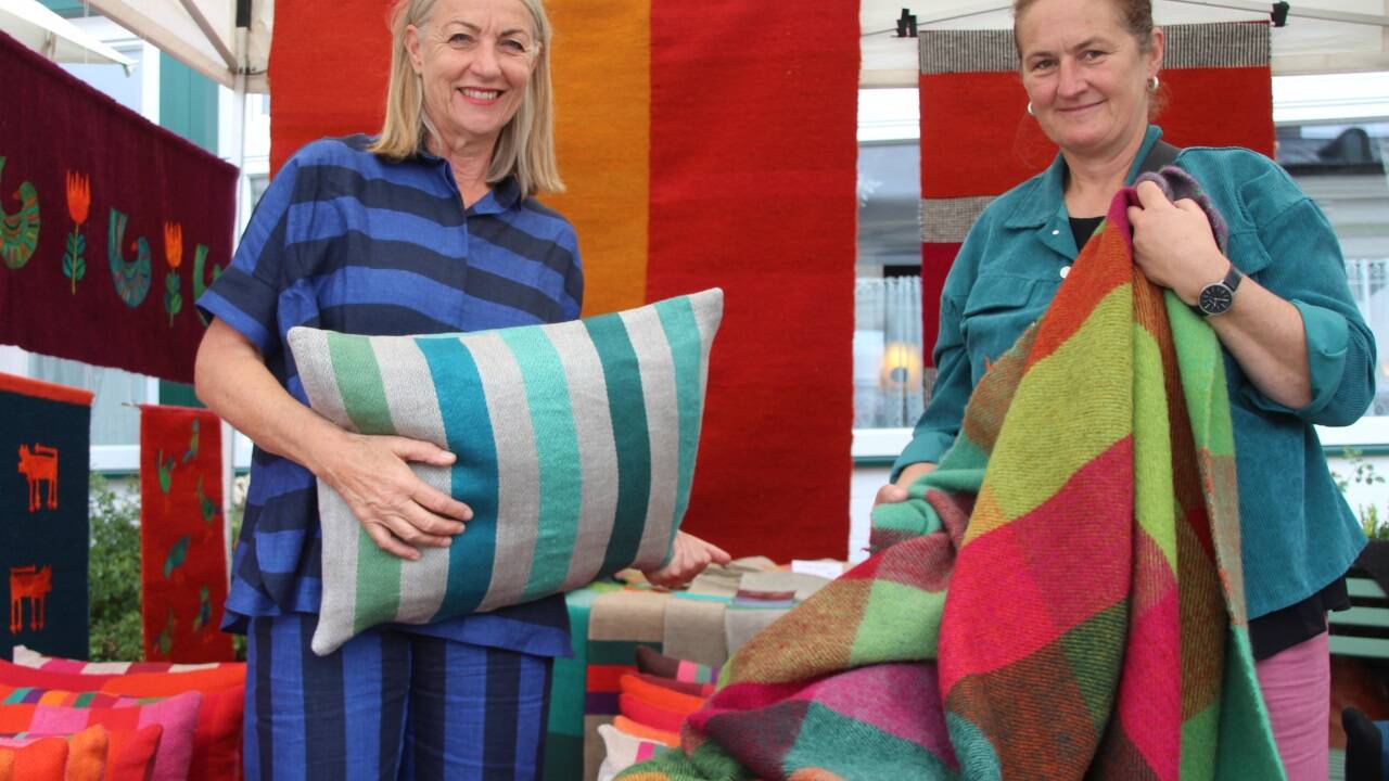  Edda Ruckenbauer-Schaupp erhielt den Preis der Stadtgemeinde Radstadt für ihre Produkte aus Leinen, Schafwolle und Seide.<br /><br /> 