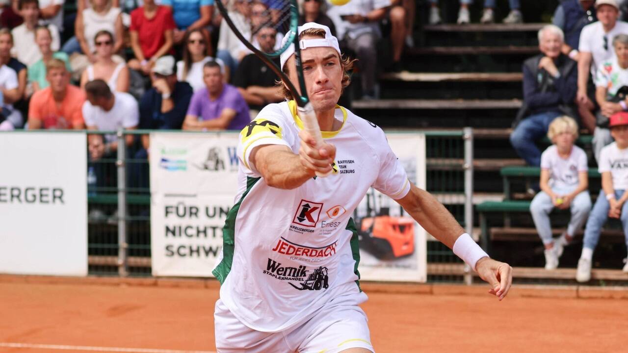 Lukas Neumayer punkte im Top-Einzel gegen Zdenek Kolar. Lukas Neumayer punkte im Top-Einzel gegen Zdenek Kolar.