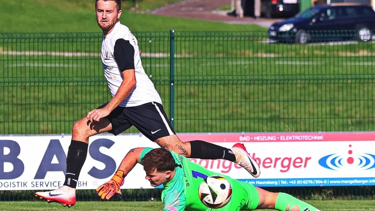 Antherings Maximilian Dicker überwand Hallwangs Tobias Hauser in der Salzburger Liga vier Mal. 