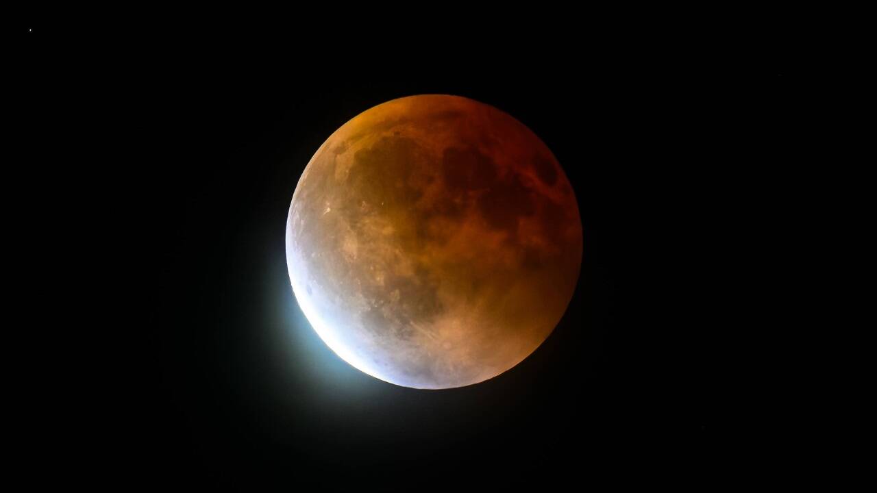 So war der Mond am Sonntag auf der Sofienalpe in Wien zu sehen. 