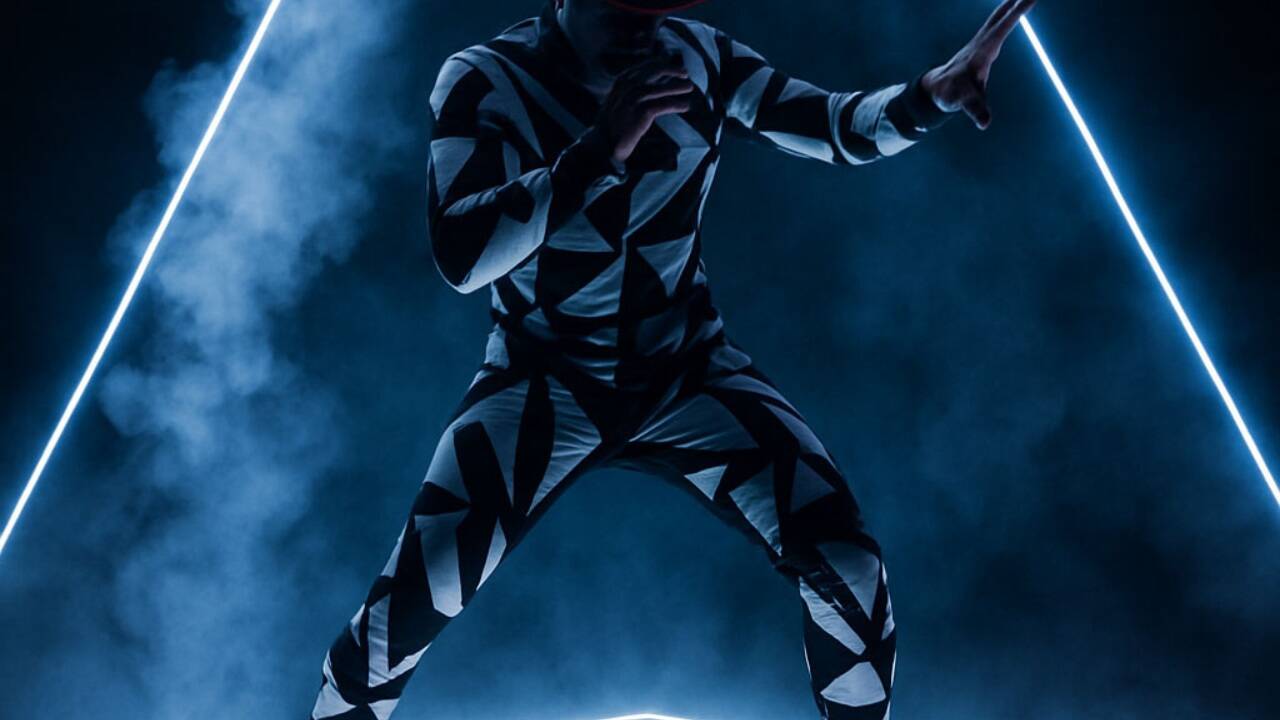 Cross–Laser Dance 