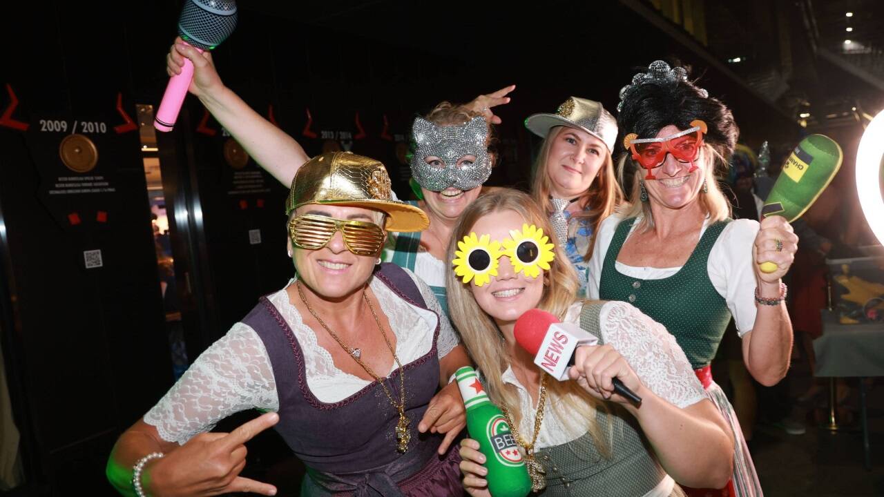 Mitarbeiterfest im Bulls Corner beim Stadion.  