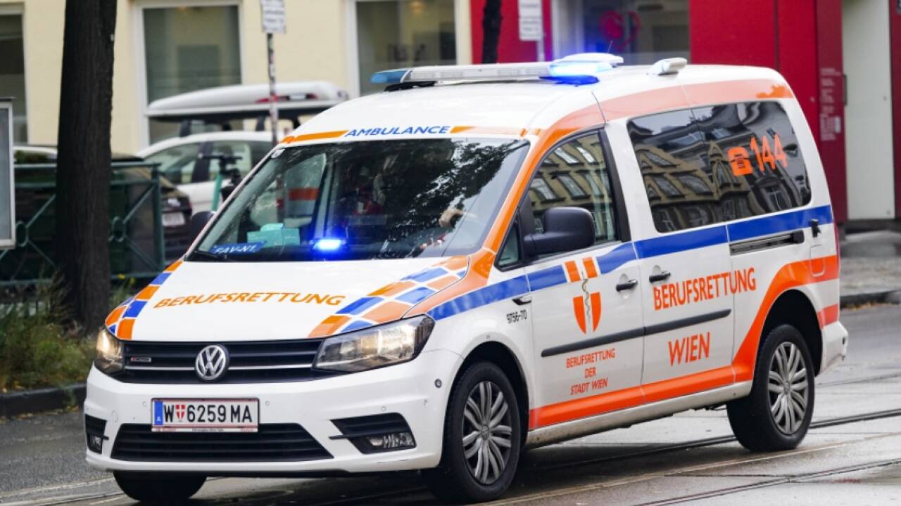 Die Rettung brachte die Frau in ein Spital (Symbolbild) Die Rettung brachte die Frau in ein Spital (Symbolbild)