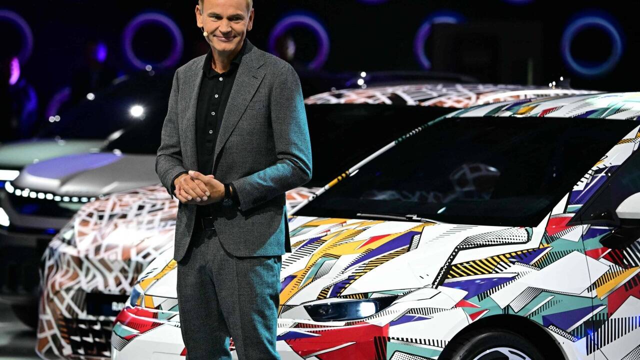 Volkswagen-Vorstandschef Oliver Blume vor dem neuen Kleinwagen-Elektromodell VW ID. Polo. Volkswagen-Vorstandschef Oliver Blume vor dem neuen Kleinwagen-Elektromodell VW ID. Polo.