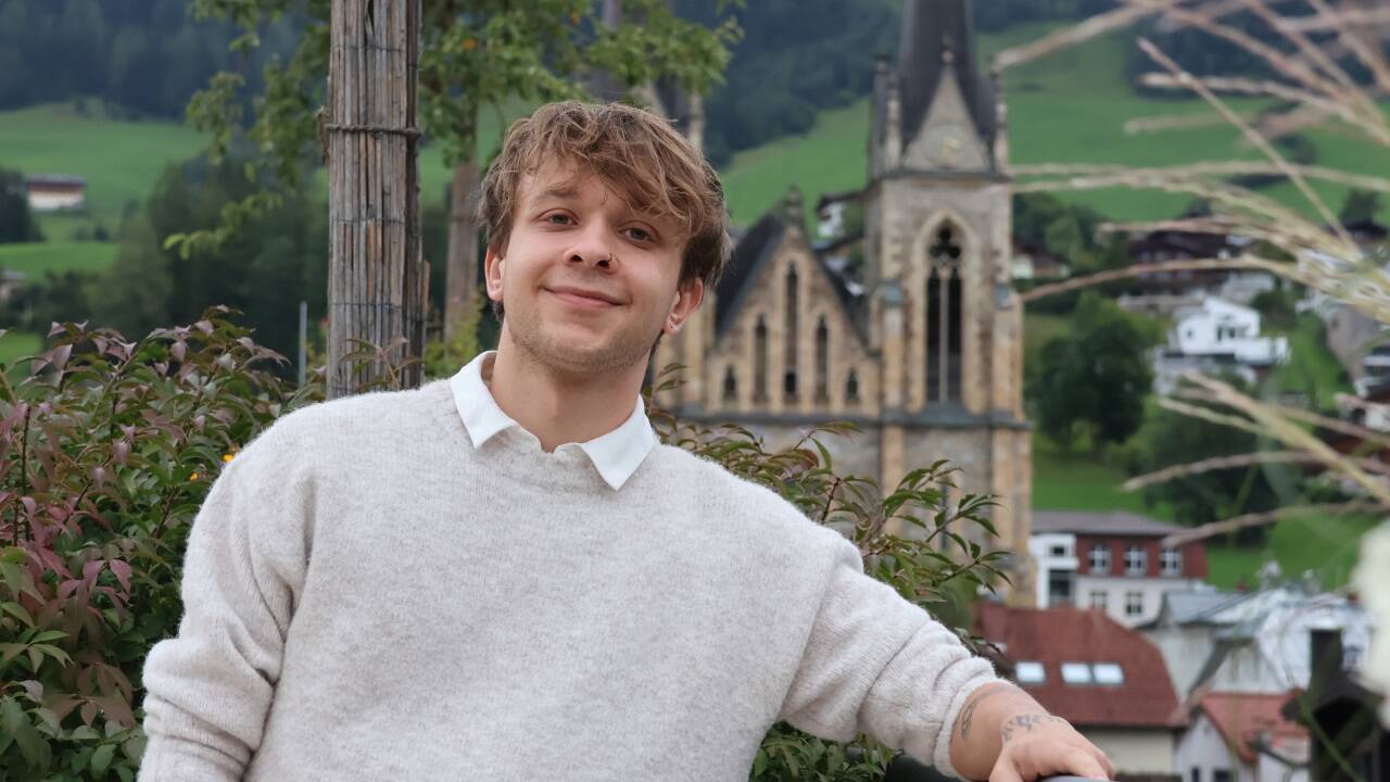 Noa Gruber ist Obperson der Grünen Andersrum in Salzburg und Initiator der ersten Pride im Pongau. 
