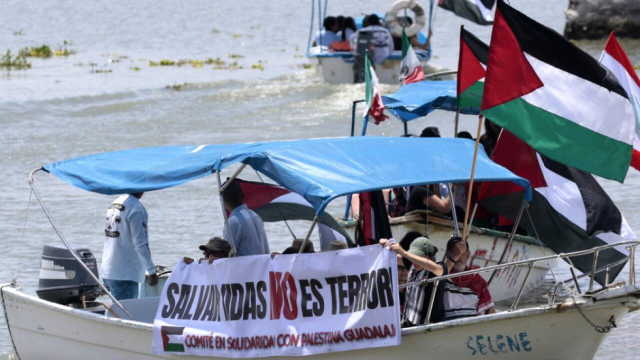 Die Flotte segelt unter dem Motto: 'Leben retten ist kein Terrorismus' 
