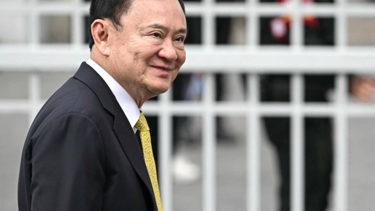 Thaksin bei seiner Ankunft beim Höchstgericht 