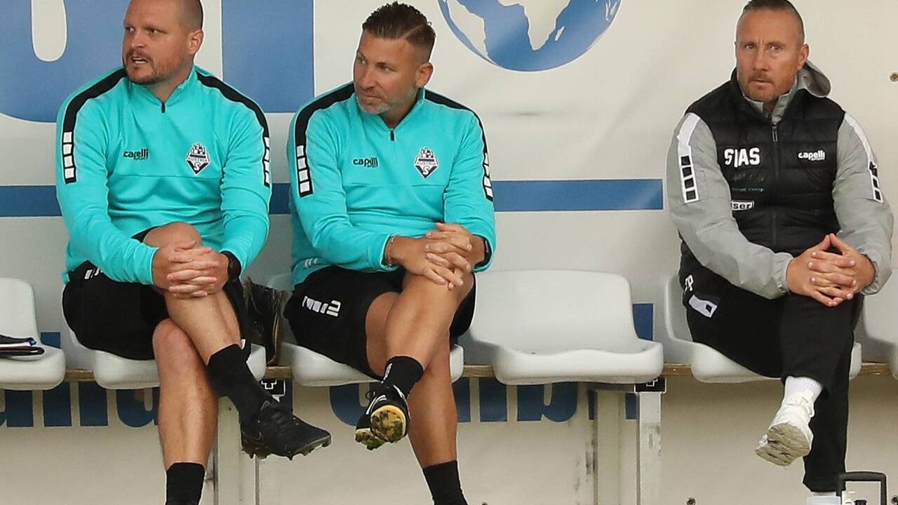 Peter Urbanek (l.) verstärkte im Sommer nach erfolgreichen Jahren in der Salzburger Liga das Trainerteam von Austria Salzburg 