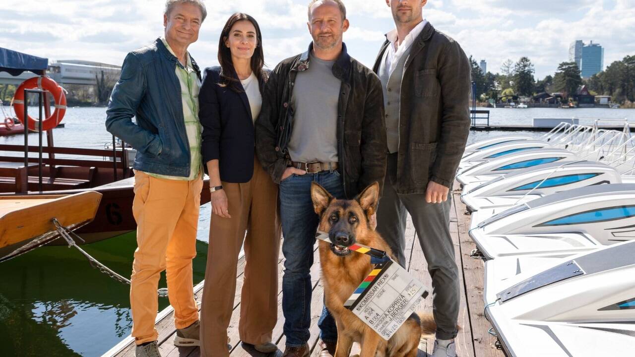 Das Team von „Kommissar Rex“: Maximilian Brückner, Ferdinand Seebacher, Doris Golpashin und Alfred Dorfer.  