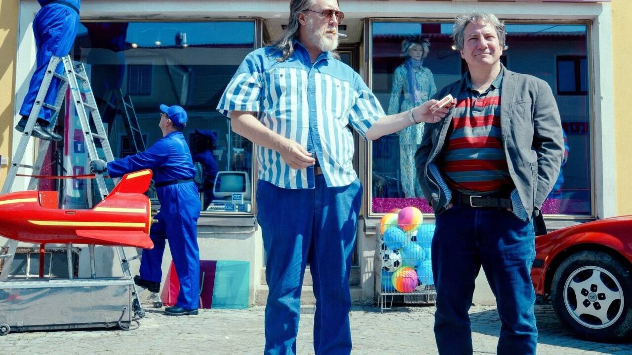 Fortsetzung der Kultserie „Braunschlag“ mit Nicholas Ofczarek (Richard Pfeisinger), Robert Palfrader (Gerri Tschach). 