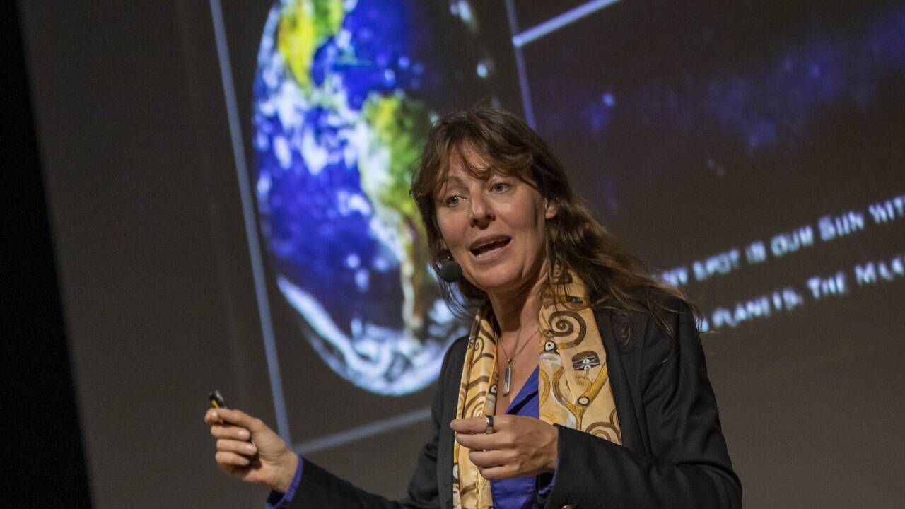 Astronomin Lisa Kaltenegger hat sich nicht nur als Forscherin, sondern auch als Wissenschaftskommunikatorin einen Namen gemacht.  