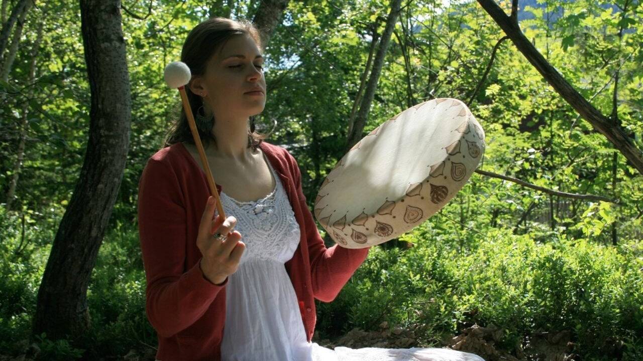 Heilung, Rituale, Gemeinschaft – beginnen Sie Ihre Reise jetzt 