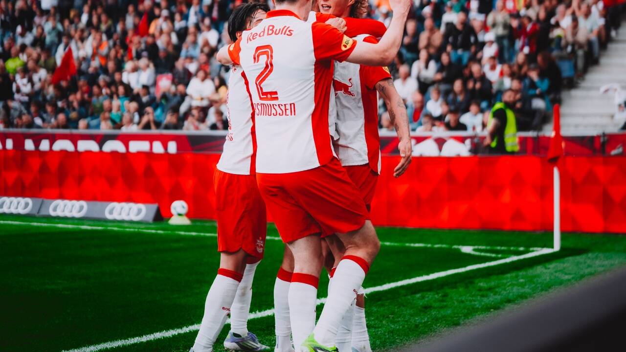 Der FC Red Bull Salzburg empfängt Rapid Wien zum Schlagabtausch um wichtige Punkte in der Bundesliga. 