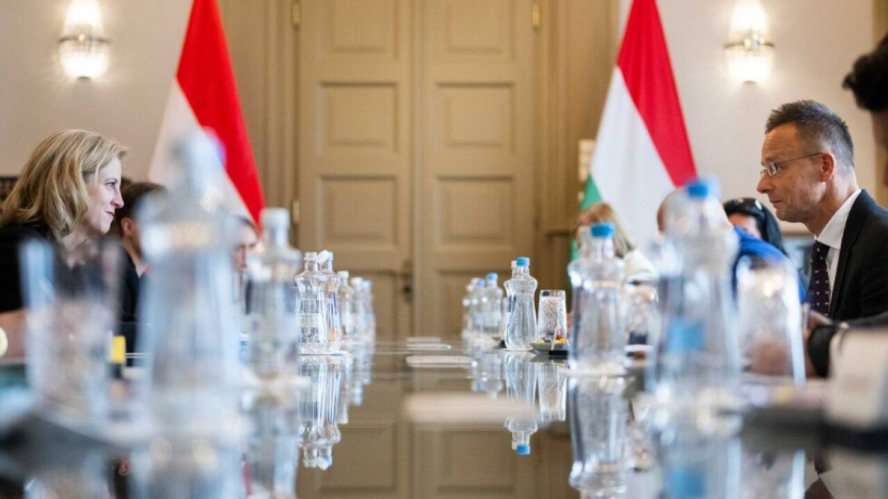 Außenministerin Meinl-Reisinger bei ihrem Amtskollegen Szijjártó 