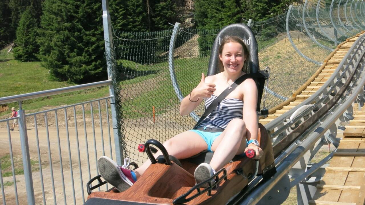 Sommerliches Vergnügen am Alpine Coaster in Imst. 