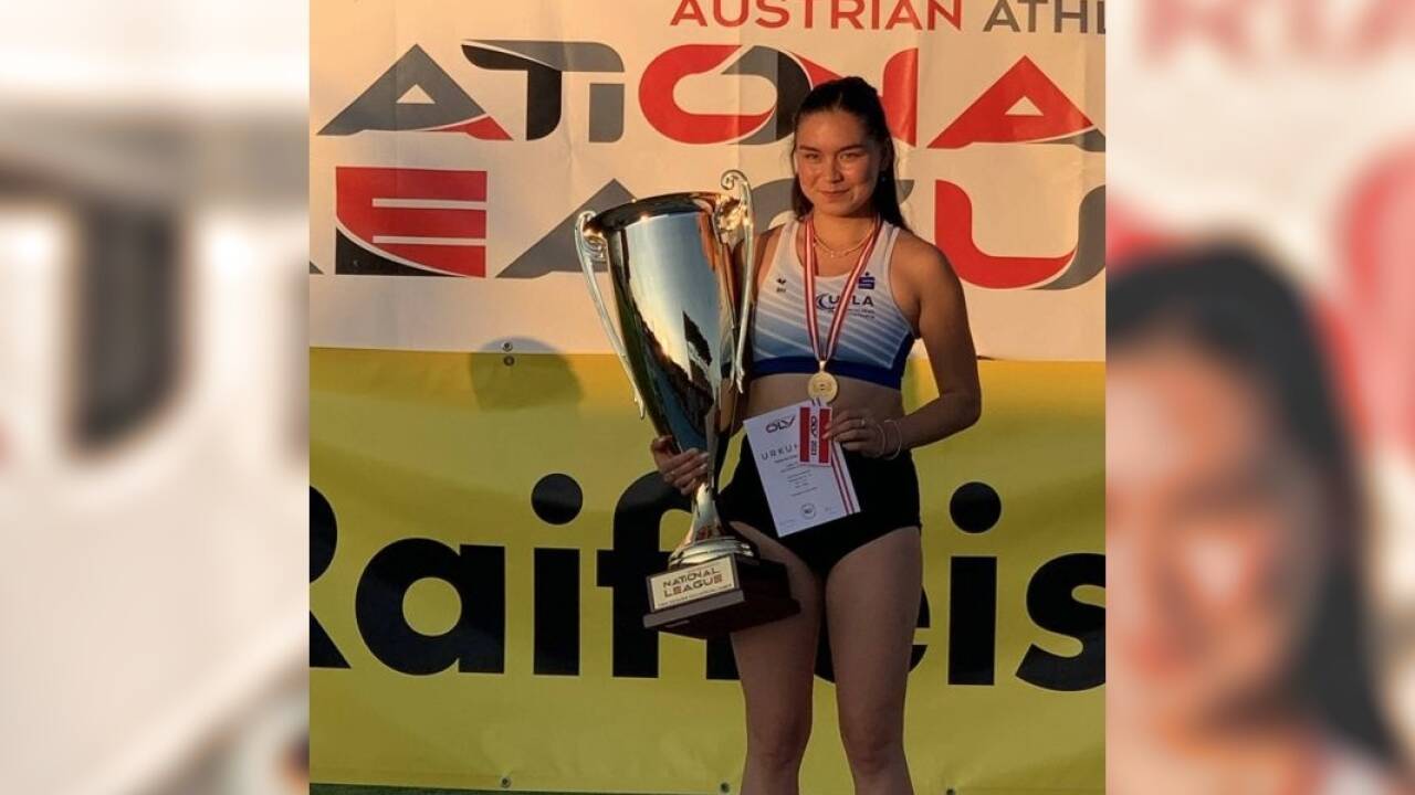 Angela Förster wird den größten Pokal in ihrer Sammlung wieder hergeben müssen.  