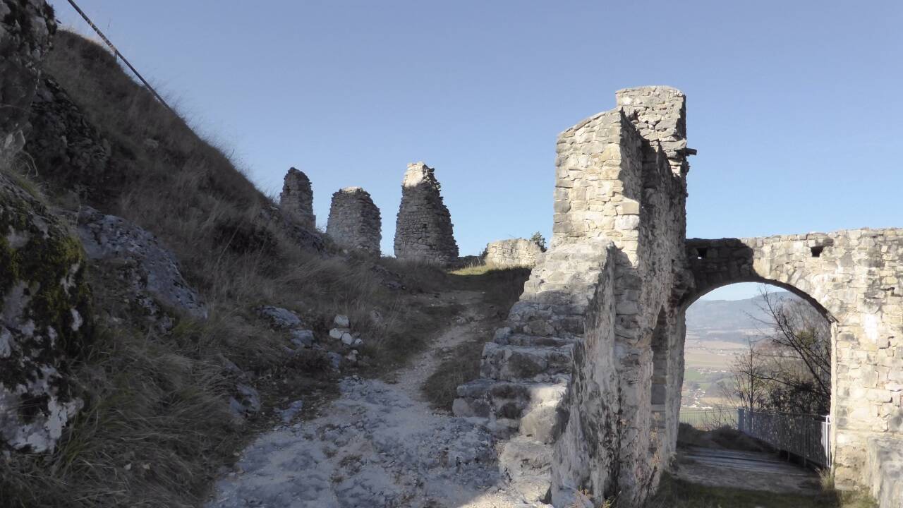 Die Ruine Rabenstein im Lavanttal.  