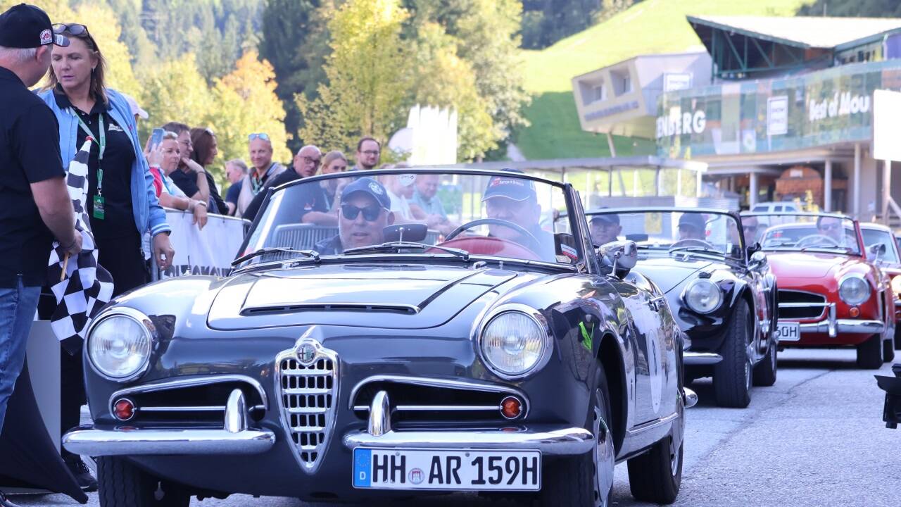 Drei Tage lang erkunden die 70 Teilnehmer der Salzburger-Land-Klassik das Bundesland. Ausgangspunkt ist in Wagrain.  