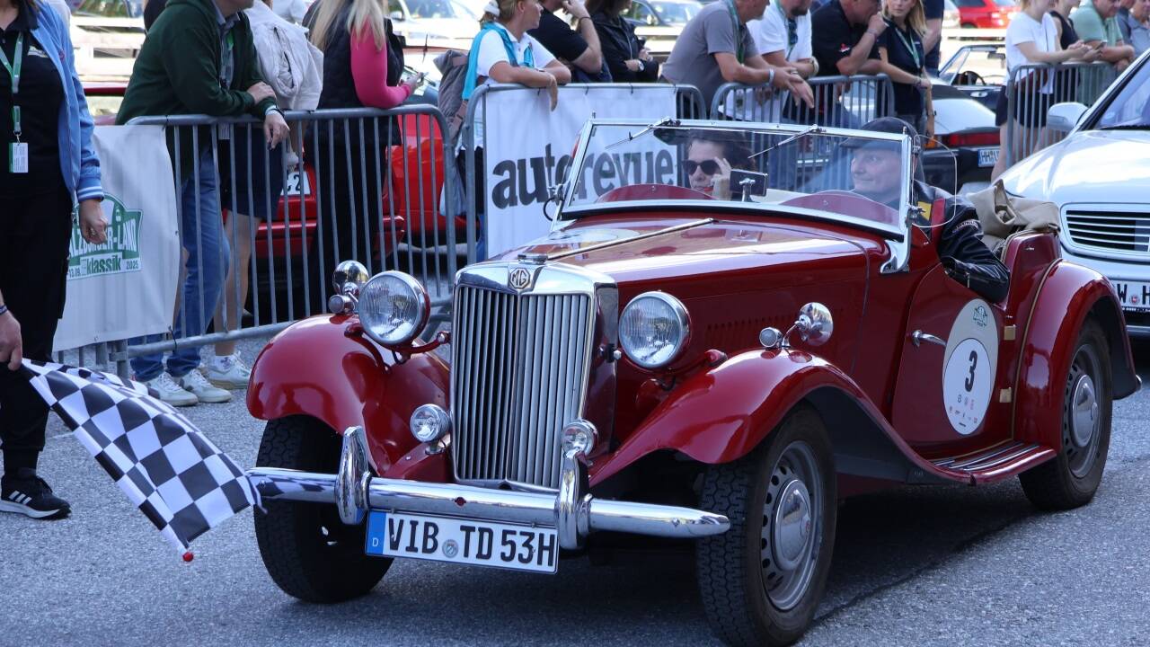 Drei Tage lang erkunden die 70 Teilnehmer der Salzburger-Land-Klassik das Bundesland. Ausgangspunkt ist in Wagrain.  