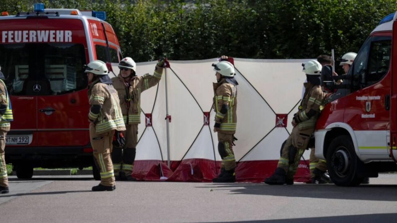 Parkplatz wird abgeschirmt Parkplatz wird abgeschirmt