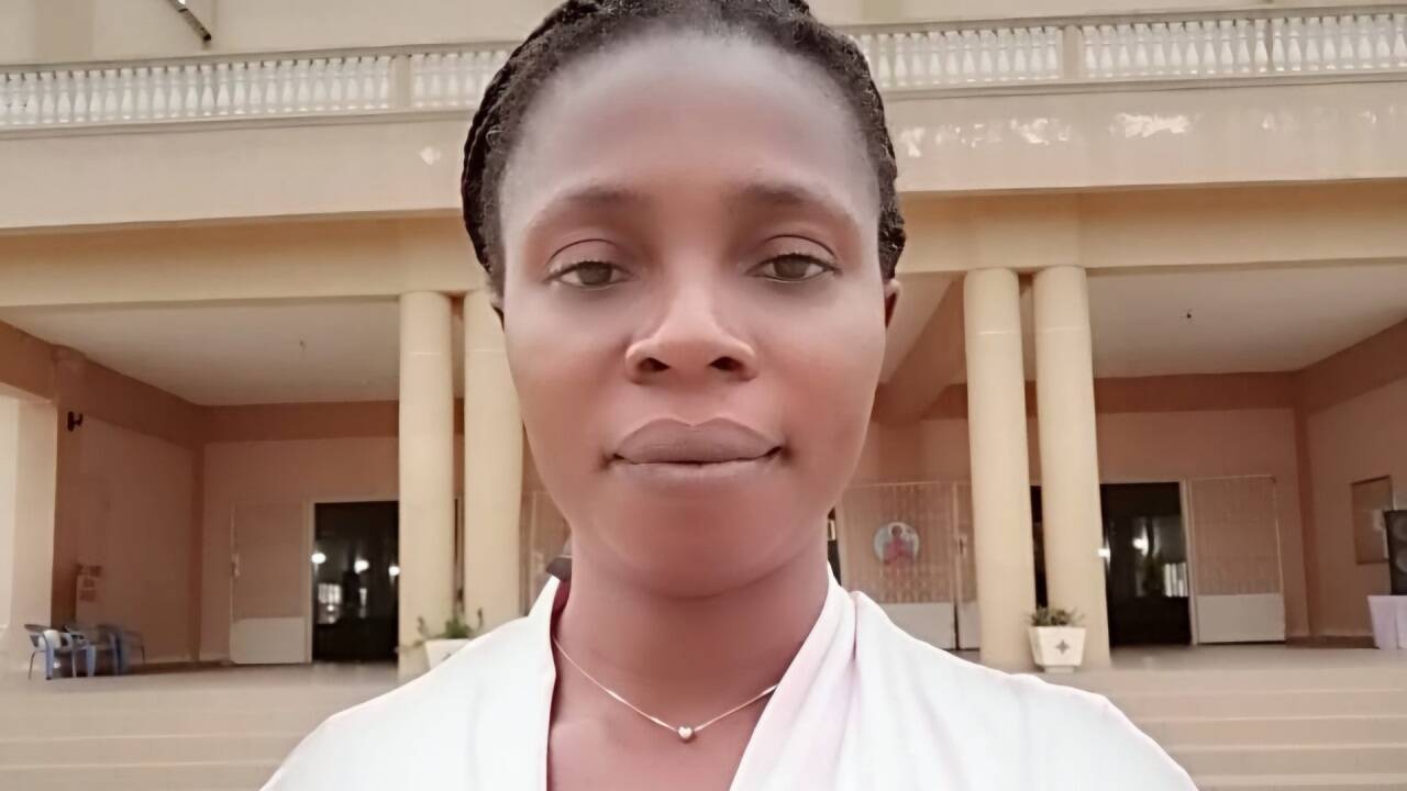 Emeline aus Benin. 