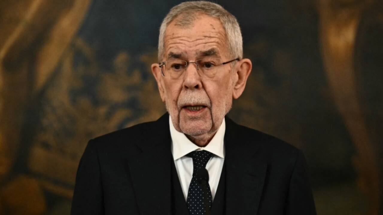 Van der Bellen will Causa Per?manhof 'genau beobachten' 