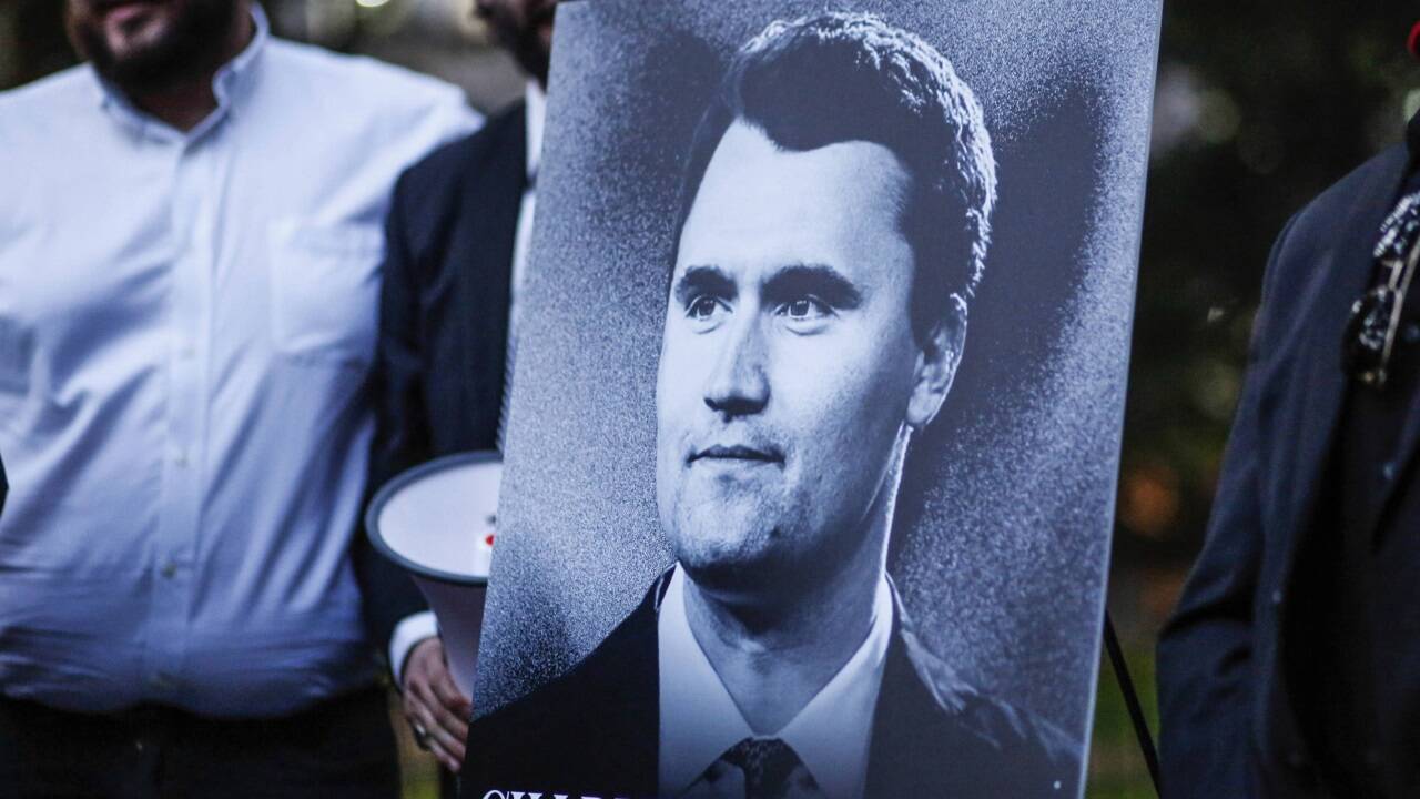 Nach dem tödlichen Angriff auf den rechten US-Aktivisten Charlie Kirk ist der Tatverdächtige gefasst.  