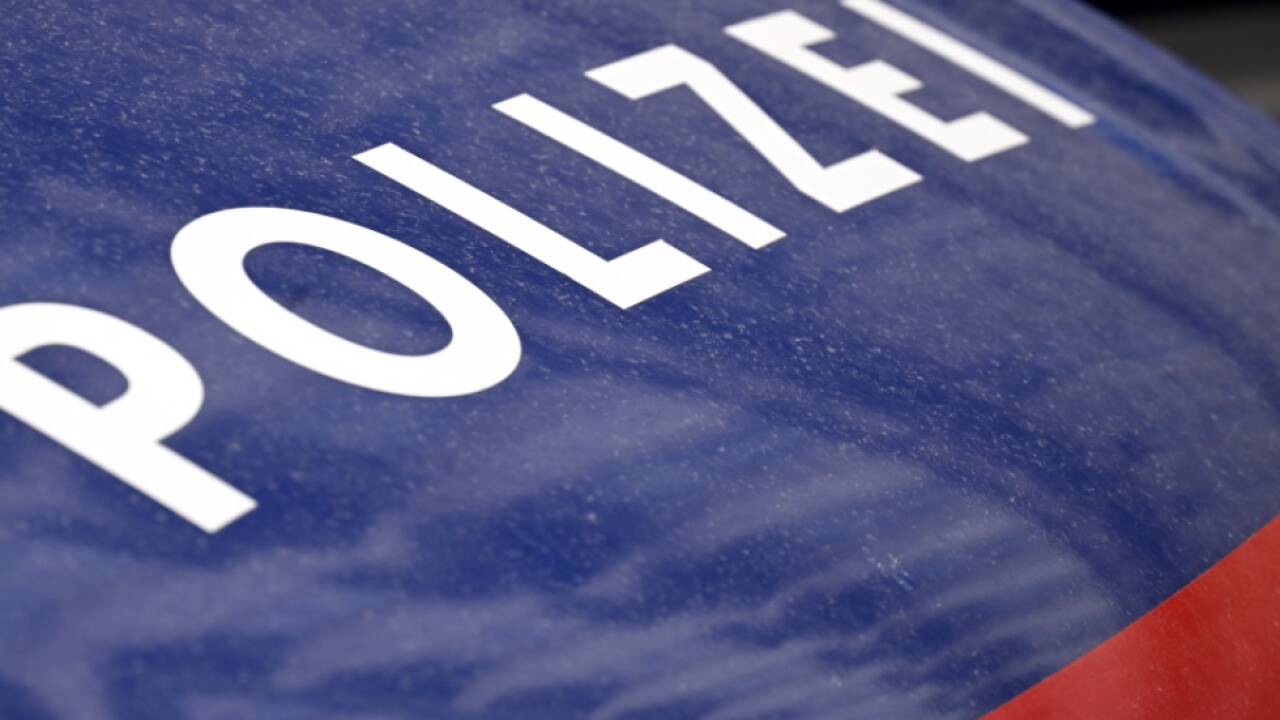 Polizei fahndet nach zwei Verdächtigen 
