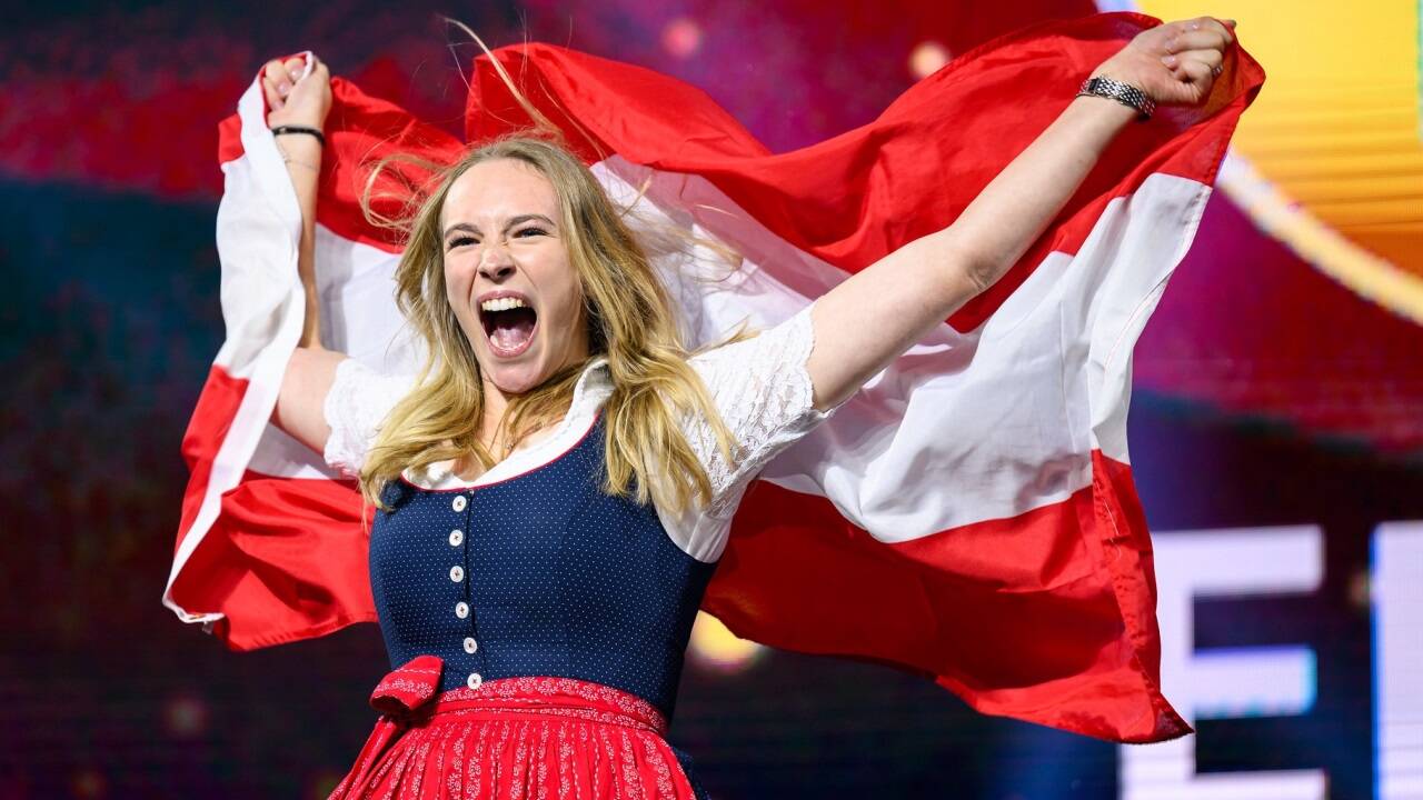 So sieht Freude aus: Hotel-Rezeptionistin Elena Mathis (19) aus Vorarlberg. 