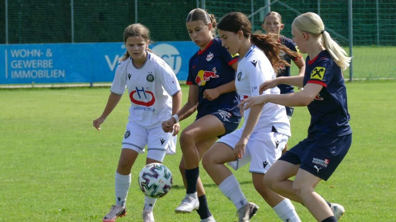 Die besten U16-Talente messen sich jetzt in einer österreichweiten Liga, im Bild Red Bull Salzburg gegen Austria Wien.  