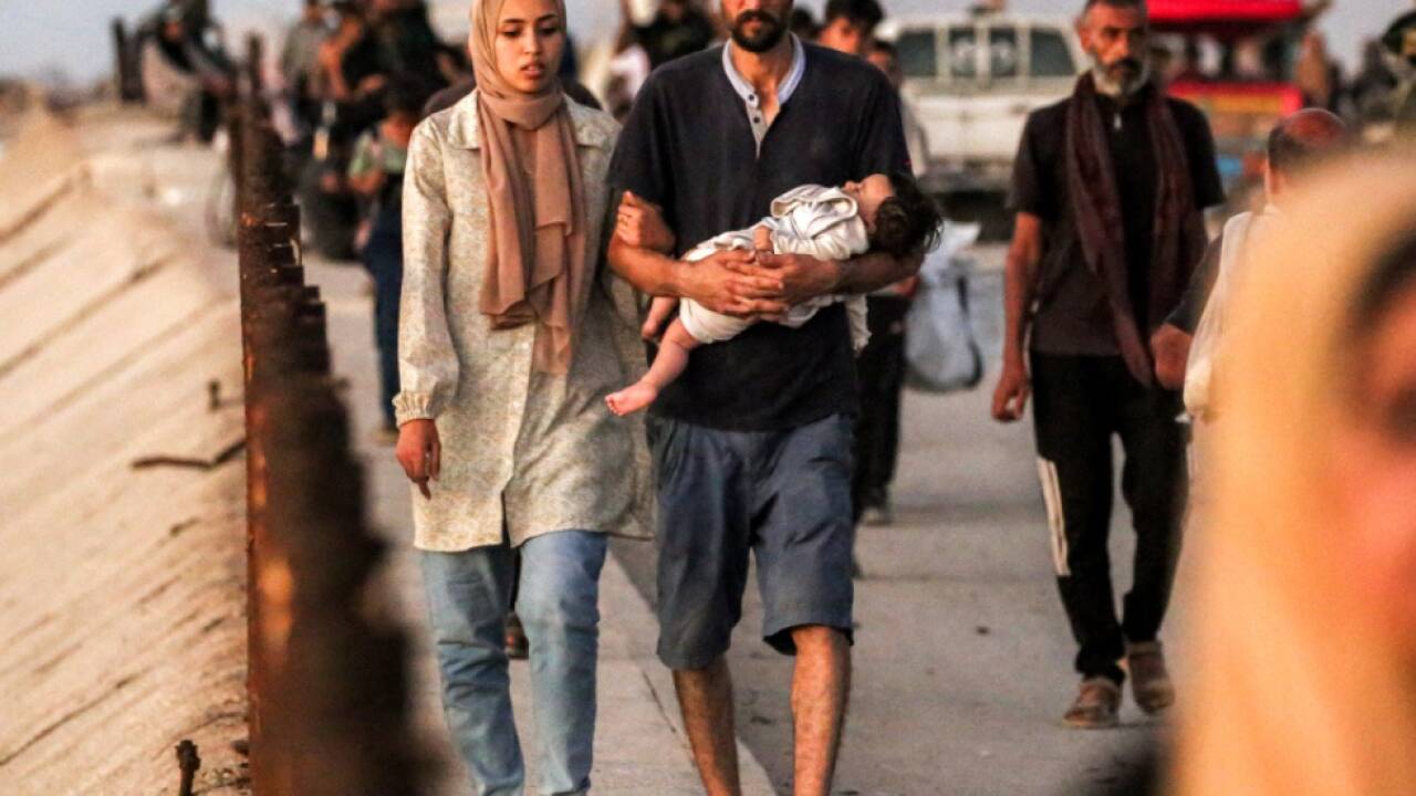 Die Massenflucht aus Gaza Stadt geht weiter 