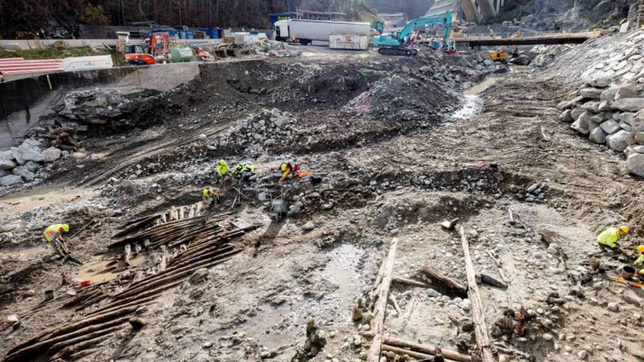 Beim Baulos Sillschlucht für den Brennerbasistunnel (BBT) für die Eisenbahn kamen der Einlauf der Sill in den im Mittelalter errichteten Sillkanal, der in das Stadtgebiet von Innsbruck führte, sowie Reste des alten Holzwehrs zutage, das auf Anfang des 16. Jahrhunderts datiert wurde.  