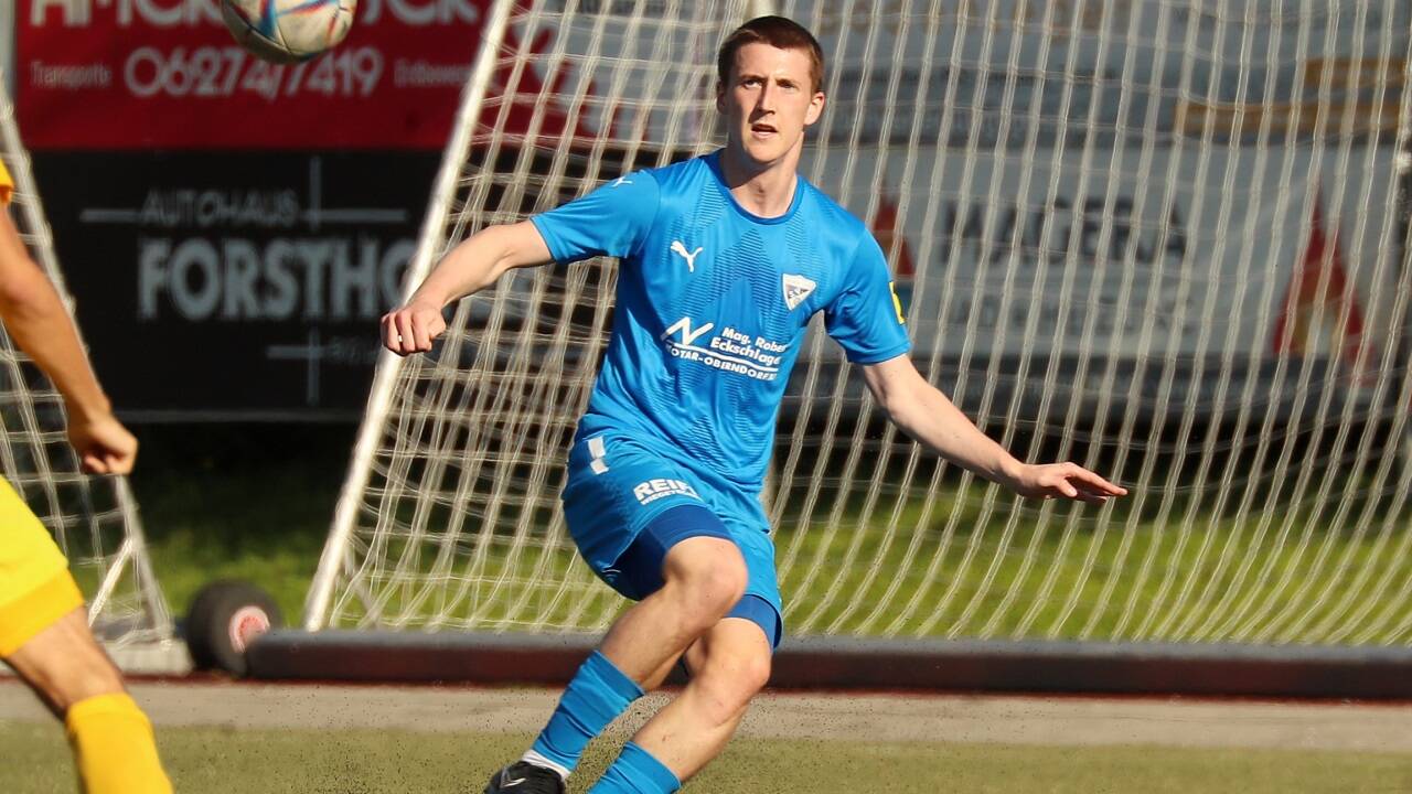 Daniel Peterka sprang beim Bürmooser Heimsieg in der Salzburger Liga für seinen verletzten Kapitän ein. 