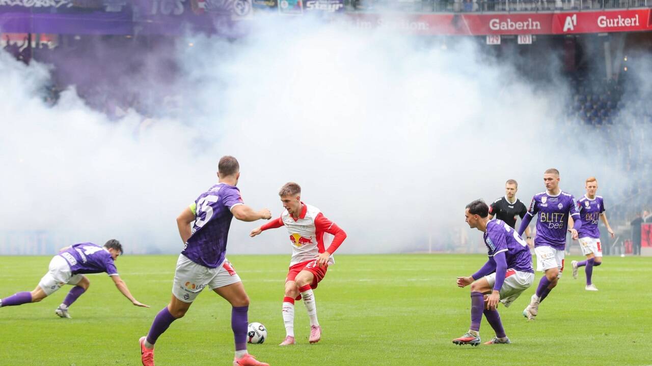 Vor über 8000 Zuschauer lieferten sich der FC Liefering und Austria Salzburg ein heißes Duell. Vor über 8000 Zuschauer lieferten sich der FC Liefering und Austria Salzburg ein heißes Duell.