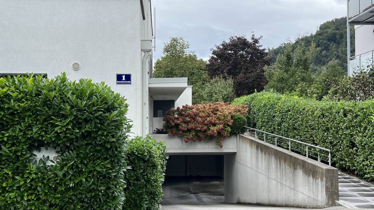 Tiefgarage statt Carport, hier im Salzburger Stadtteil Aigen. 
