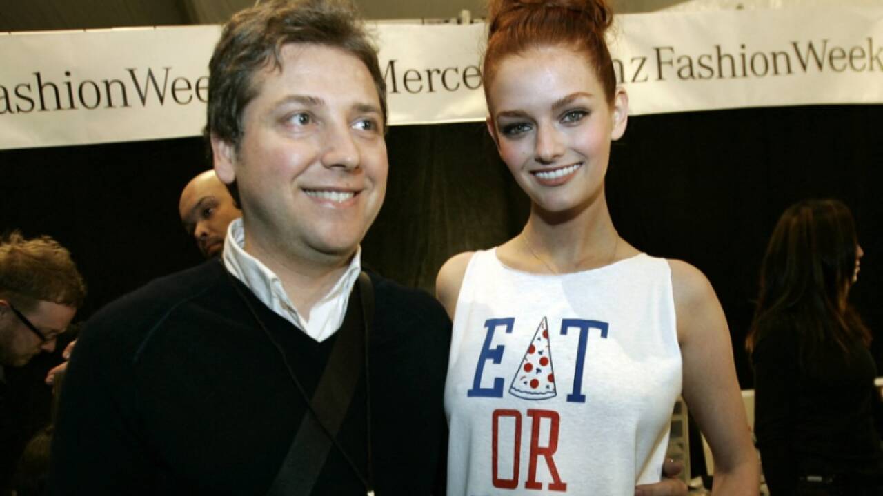 Atil Kutoglu mit Model Lydia Hearst 2007 in New York 